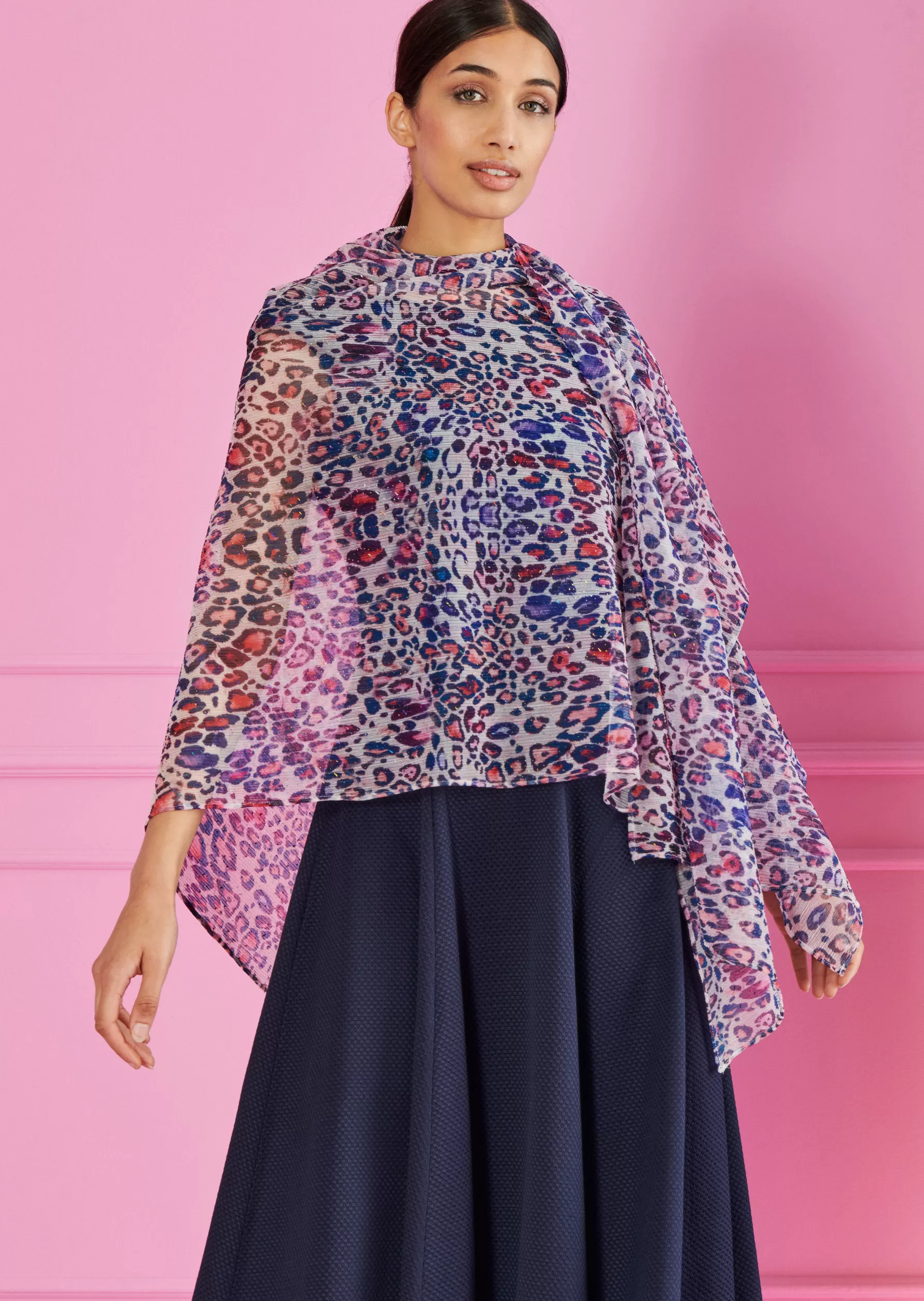 Gifts-Talbot Runhof Poncho Hint5 Fuchsia